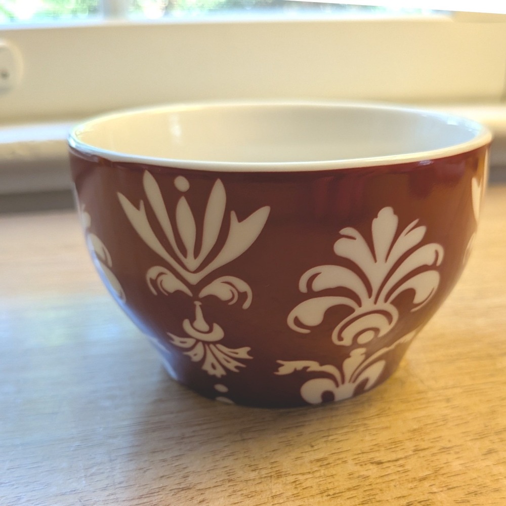Starbucks 2010 New Bone China Nesting Tea Bowl Red White Damask Pattern 4 Inch